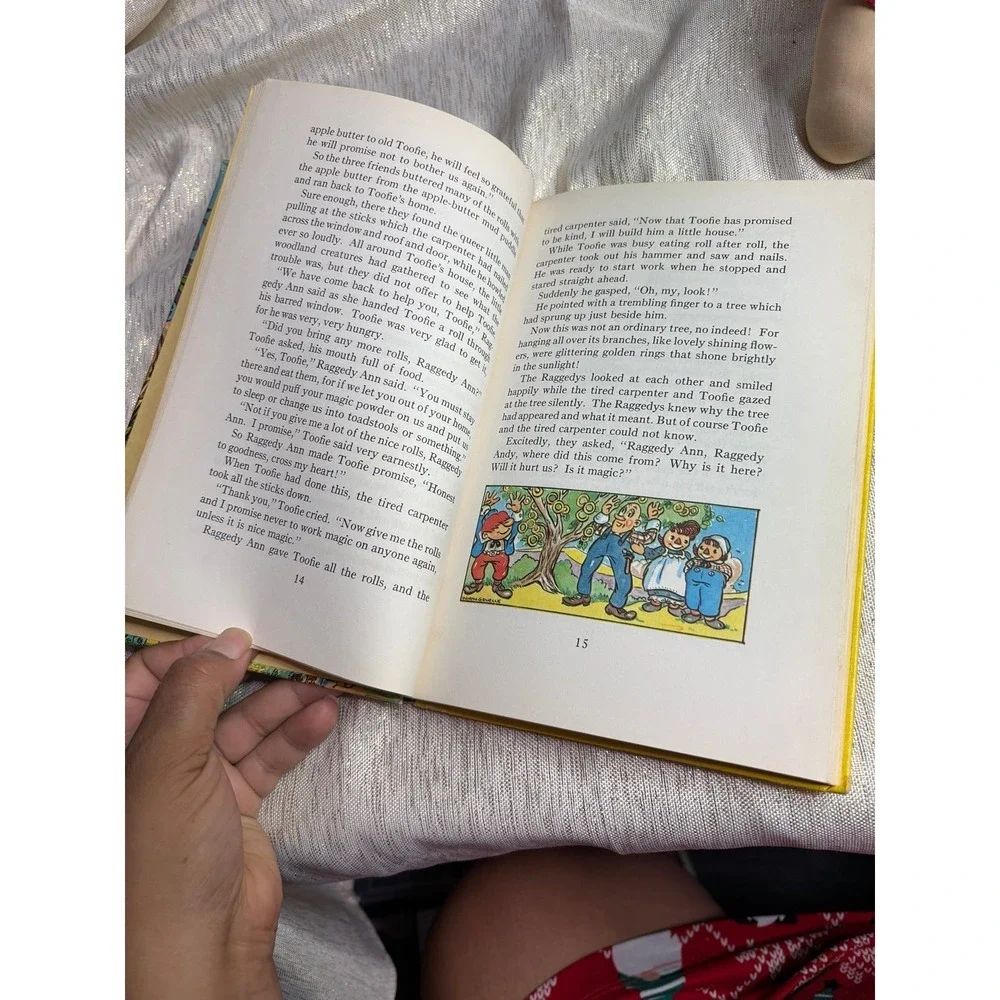 Vintage Knickerbocker raggedy Ann doll and book